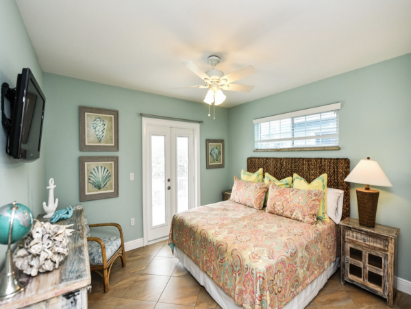 6 Bedroom No Roads to Cross to Beach Anna Maria Rental